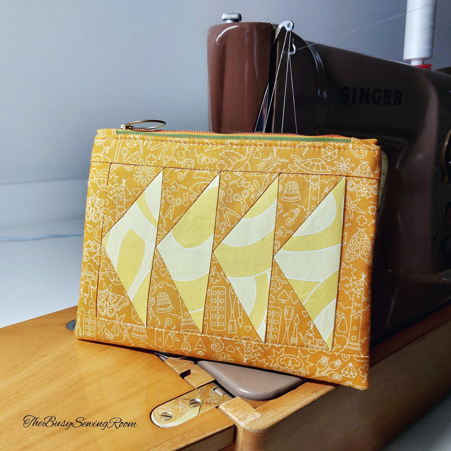 Arrow Pouch PDF Sewing Pattern - Lorelei Jayne