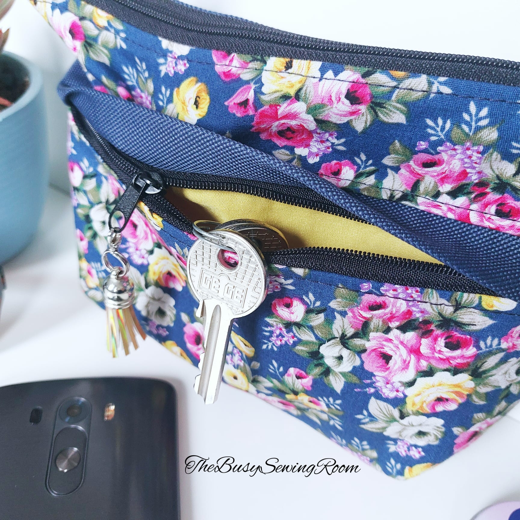 Purse Sewing Pattern  Women's Bag Sewing Pattern – Seamingly Smitten